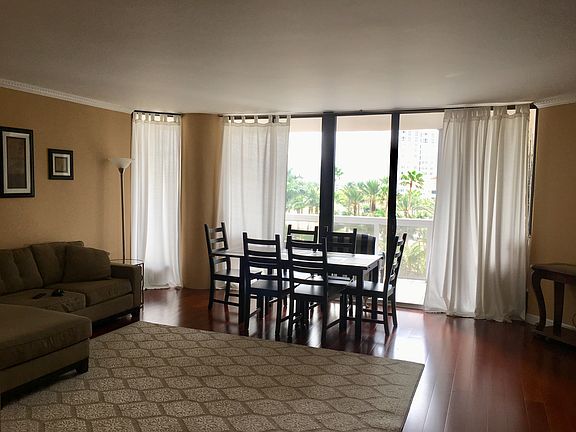 5th image of 20185 E Country Club Dr APT 404