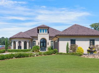107 Psalm Ct, Youngsville, LA 70592