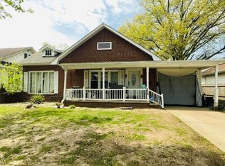 809 N 12th St, Herrin, IL 62948