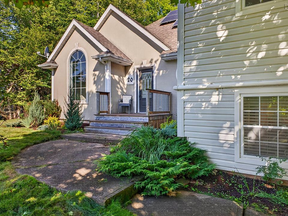1st image of 20 Somerset Dr