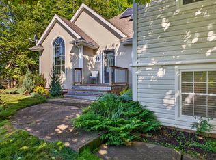 20 Somerset Dr, Bible Hill, NS B6L4J2