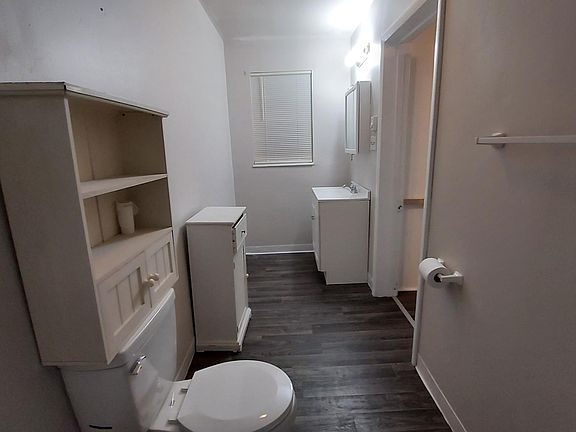 5th image of 105 New St #525