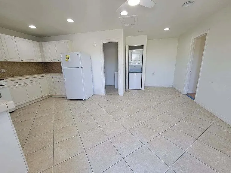 210 Goetting Way — Photo 7