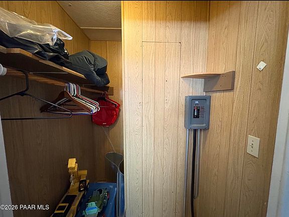 2nd image of 2740 N Meadowview Dr