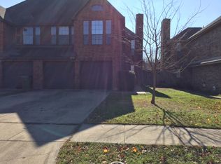 1243 W Hudgins St, Grapevine, TX 76051