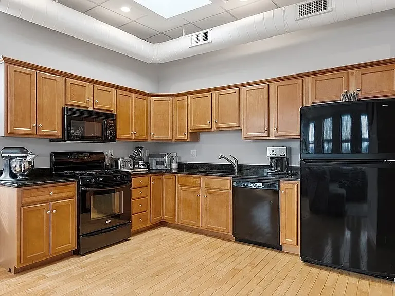 22 Washington St — Photo 3