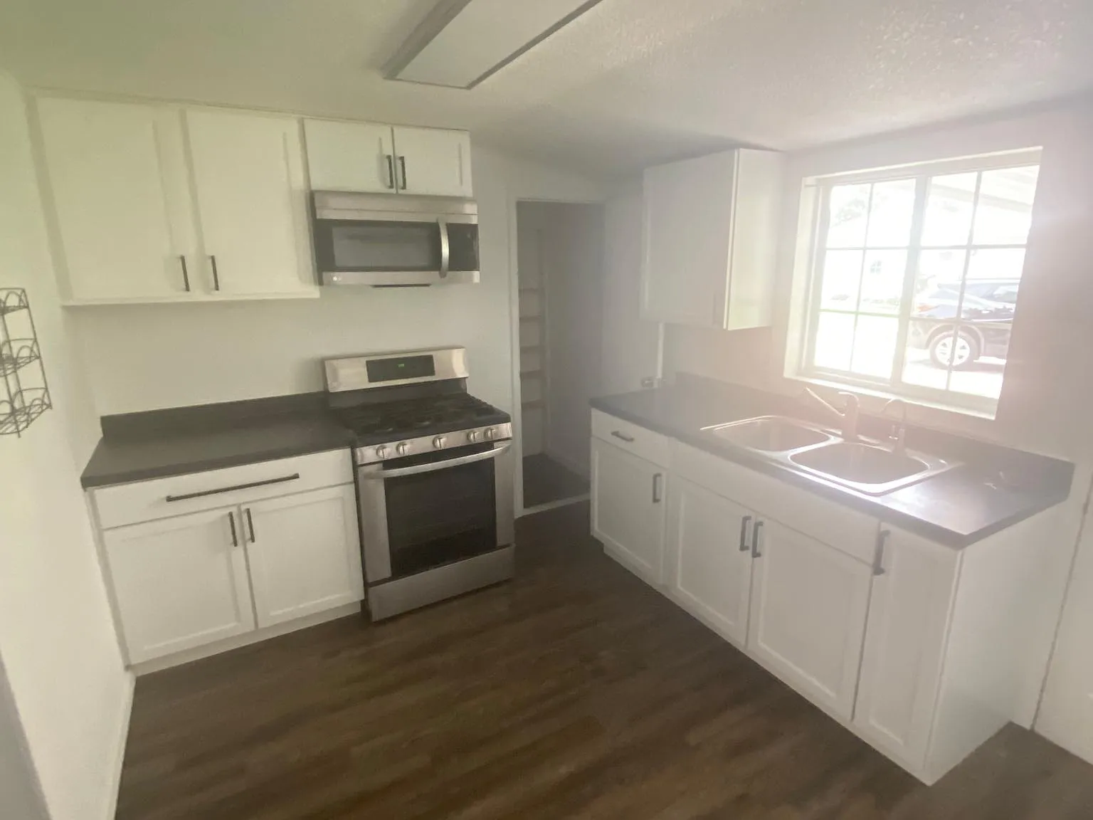 1022 E Market St — Photo 3
