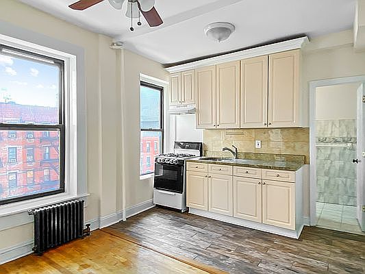 2nd image of 270 E 78th St APT 19