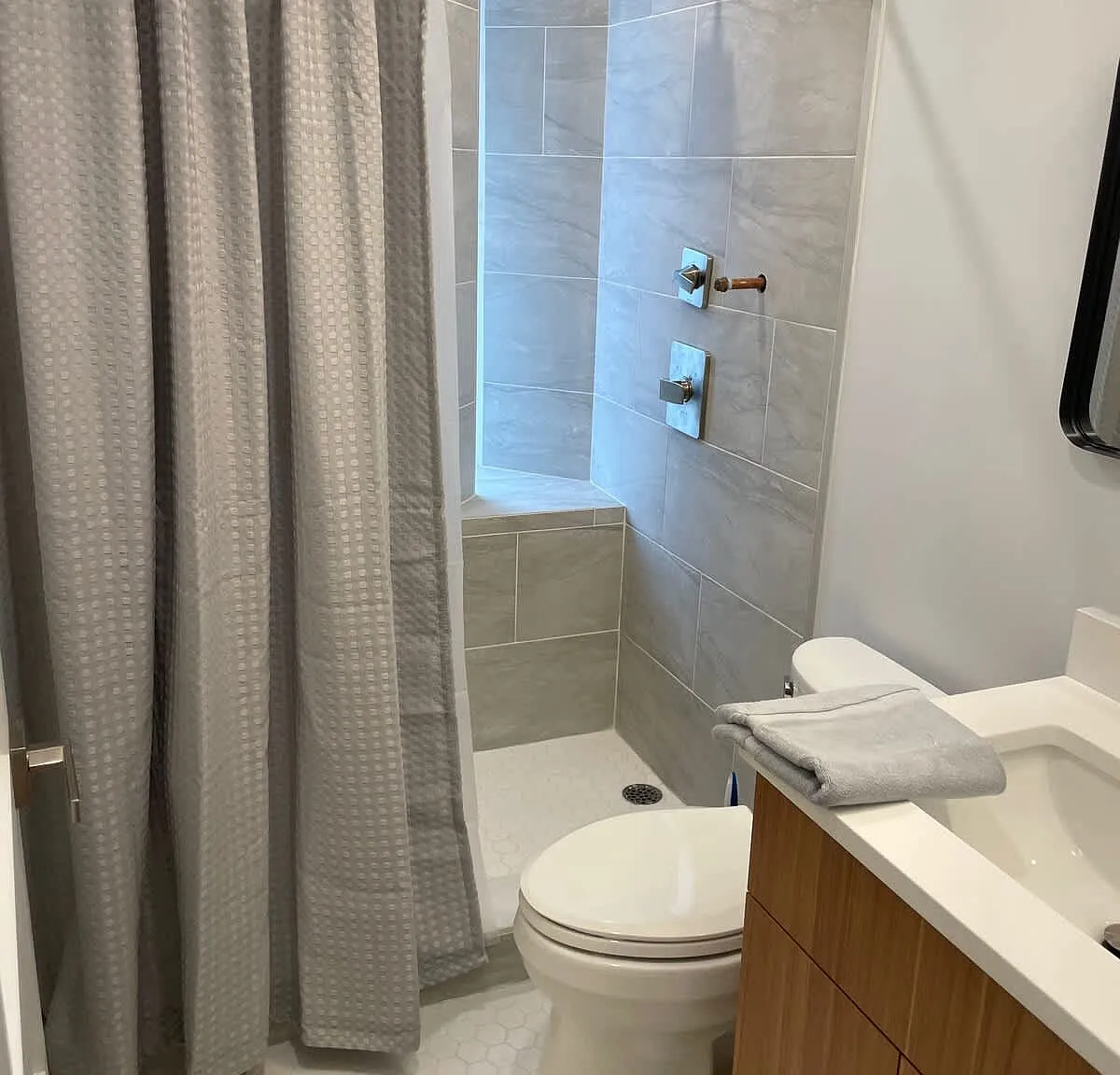 3 bed, $5,680 — Photo 2