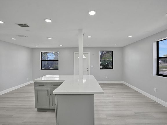 5th image of 5348 NE 15th Avenue