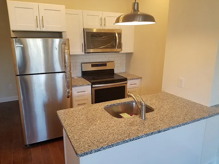 3916 Pennsgrove St — Photo 3
