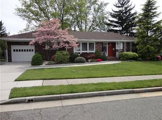 8 Deborah St, Parlin, NJ 08859