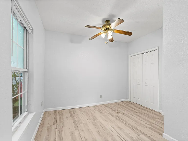 309 Alexander Ave — Photo 10