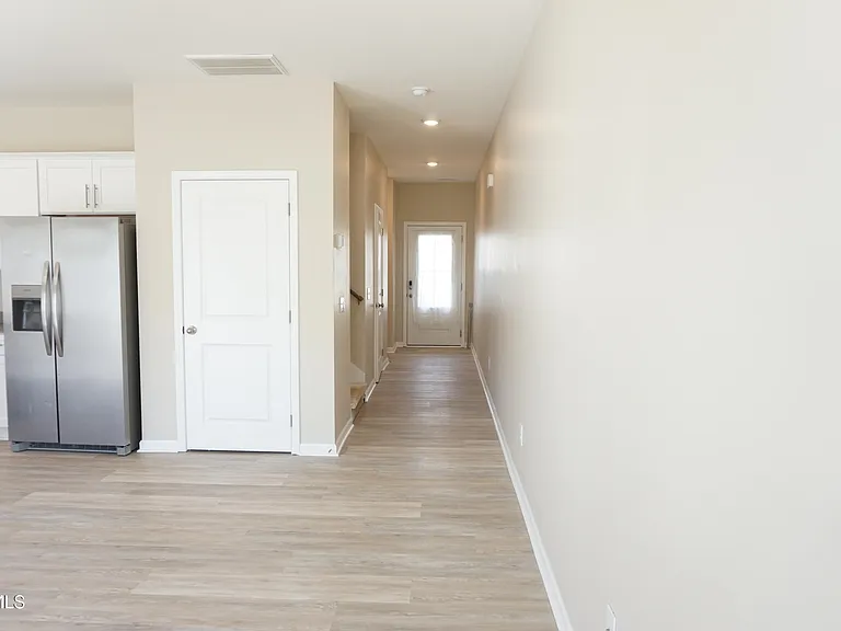 1023 Saylors Pl — Photo 3