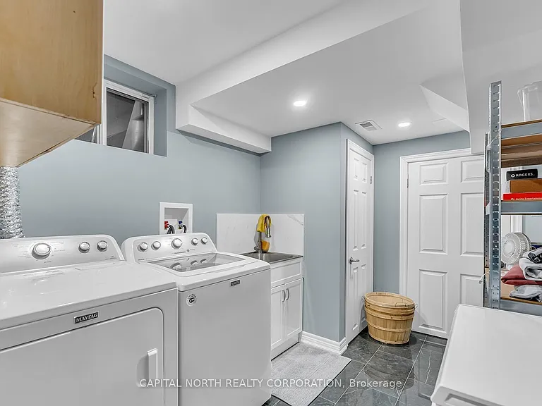66 Waterbury St — Photo 10
