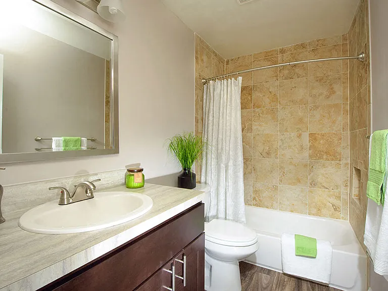 Stevenson Lane Apartments — Photo 9