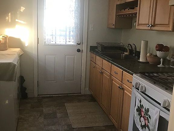 5th image of 23410 Lake Shore Blvd #11