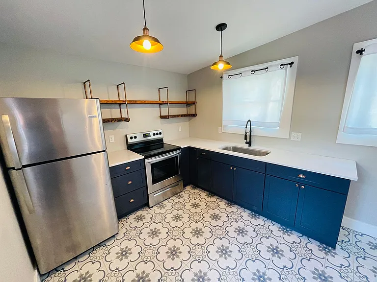 Coming Soon! 1 Bed / 1 Bath Cottage In U Of A Neighborhood! — Photo 14