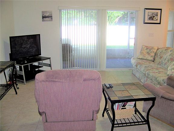 4th image of 240 Kings Pond Ave