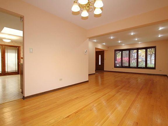 5th image of 1021 Longford Dr