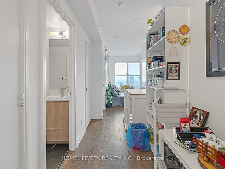 181 Dundas St E #4907 — Photo 3