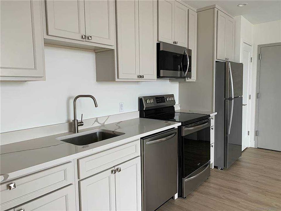 1st image of 49 N Central Ave #607