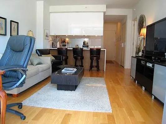 Sold by Kian Realty | media 18