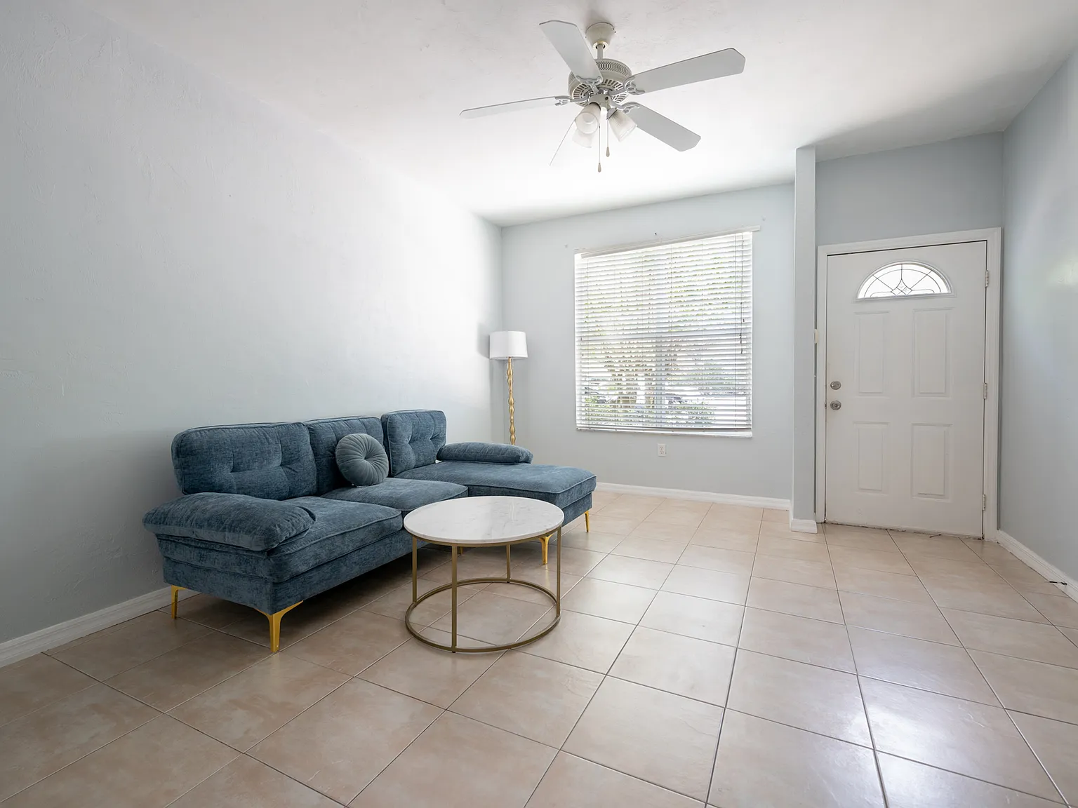 2 bed, 2.5 bath, 1176 sqft, $1,600 — Photo 4
