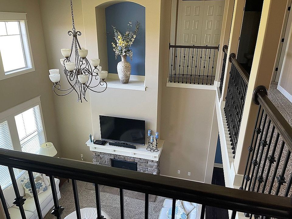 2nd image of 4415 Grand Pt