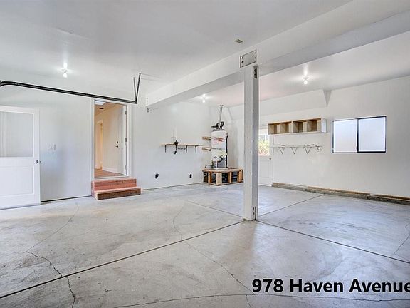 2nd image of 978 Haven Ave