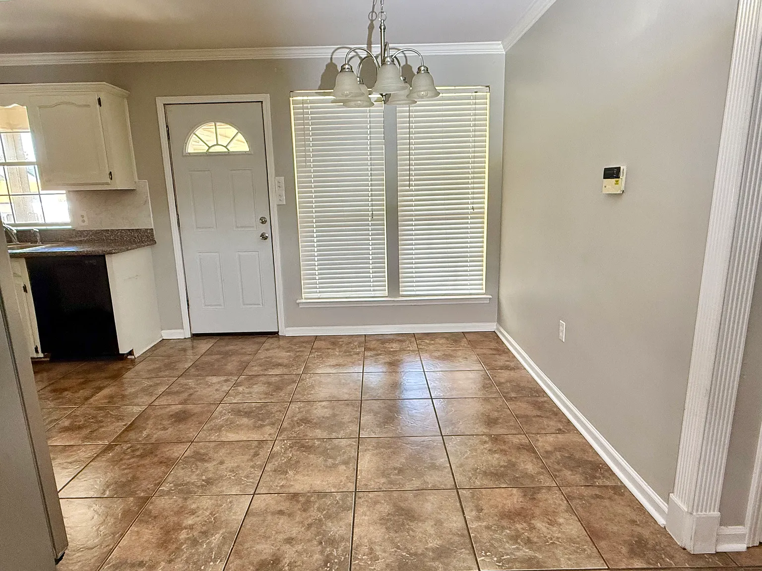 3 bed, 1326 sqft, $1,500 — Photo 1