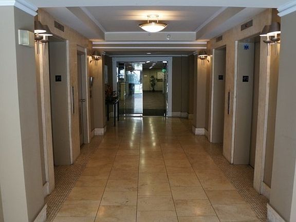 2nd image of 620 S Gramercy Pl APT 323