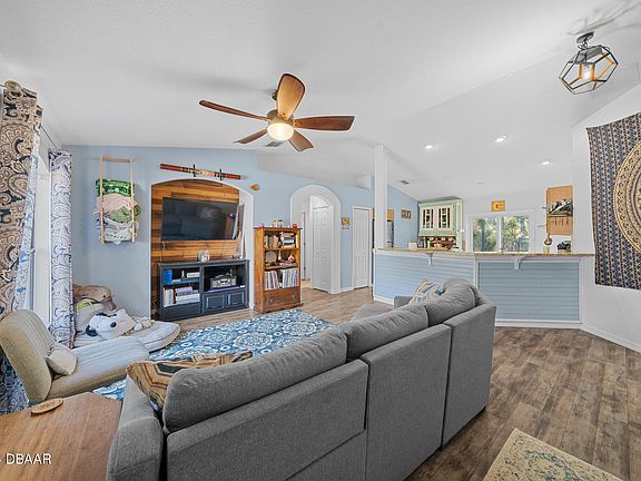 4th image of 504 John Thomas Ave