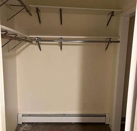 5th image of 1000 Chandler Ave