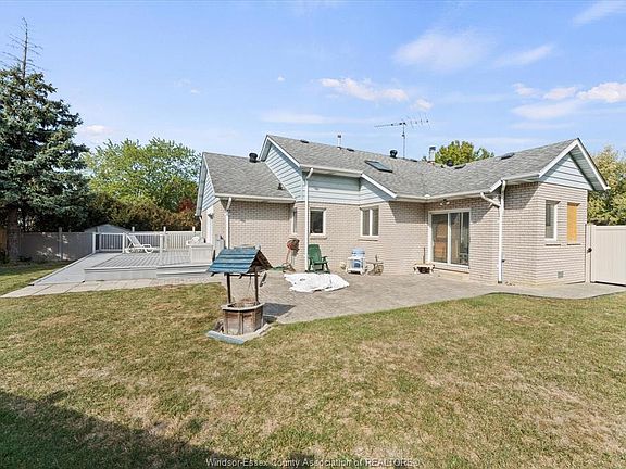 3rd image of 1467 Guildwood Cres