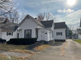 913 Lafayette Ave, Mattoon, IL 61938