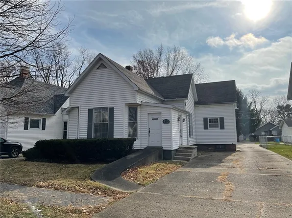 913 Lafayette Ave, Mattoon, IL 61938