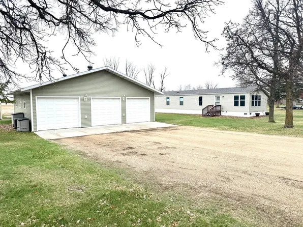 610 Tamarack St, Badger, MN 56714