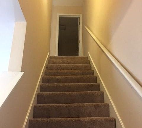 stairway to bedrooms