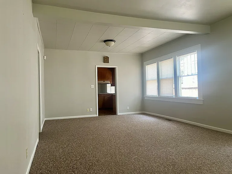 720 S Hickory St — Photo 12