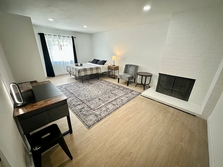 3030 Plaza St #2 — Photo 25
