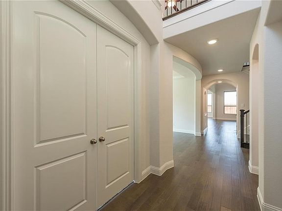 5th image of 118 Autumn Sage Dr