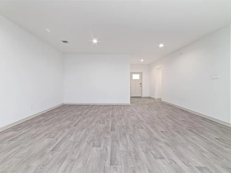 7207 Sunbreeze Ln — Photo 20