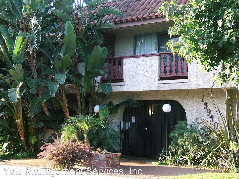 1st image of 13930 Burbank Blvd #210
