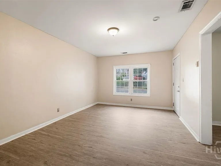 1323 E 55th St #1323 — Photo 2
