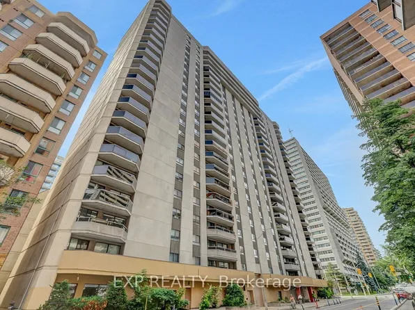 470 Laurier Ave W #1706, Ottawa, ON K1R 7W9