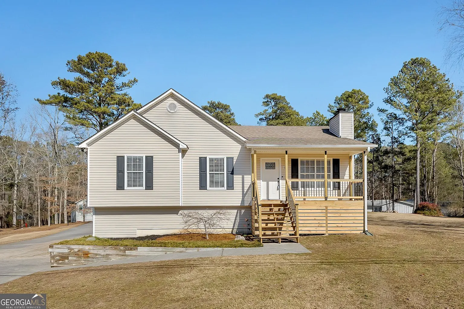 701 Mulberry Cir photo 1