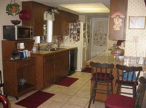 3rd image of 1110 Lee Ave