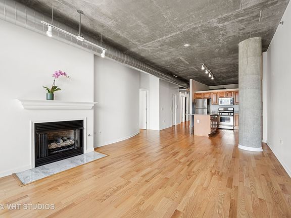 5th image of 125 E 13th St Unit 610