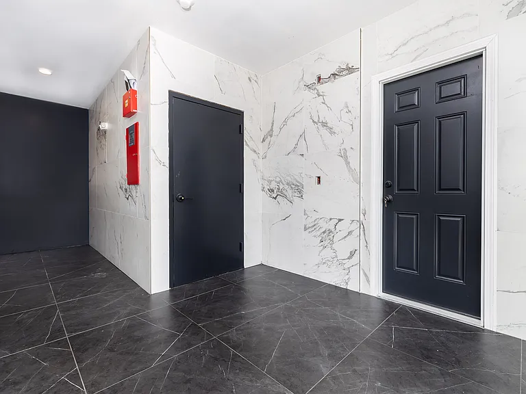 1252 Main St #1S — Photo 7